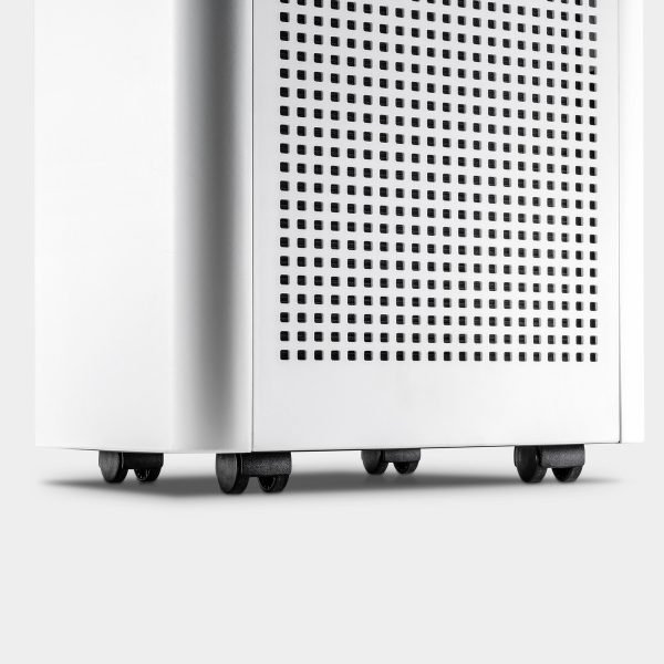 Perfect air purification for larger rooms, living rooms and workplaces: The AF 50 air purifier rids indoor air of allergens, pollutants and pathogens using its multi-layer filter system. Further features include the activated carbon fill, a display to indicate the air quality in alphanumerical terms in PM2.5 particles in µg/m³, and to indicate air quality as a colour code, the temperature and the relative humidity. The air purifier also makes an excellent choice on account of its timer function, child safety lock, night mode and ultra-silent operation, as well as a filter efficiency of 99.95% for 0.3 µm particles and a high-quality laser sensor for the automatic mode. This means that the automatic mode and the performance level adjust automatically to the level of air pollution. Moreover, the filter has a service life of around one year, depending on the level of air pollution and the intensity of use.