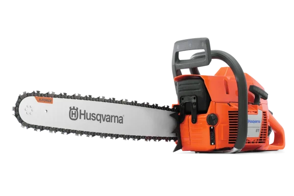 61 A reliable, rugged and powerful saw in 60 cc class. One of Husqvarna’s classic all-round saws for part-time users for applications that require high power, especially for felling and cutting tougher dimensions and using longer bars. Our LowVib® vibration damping system makes it easy to work with, even during longer work shifts.