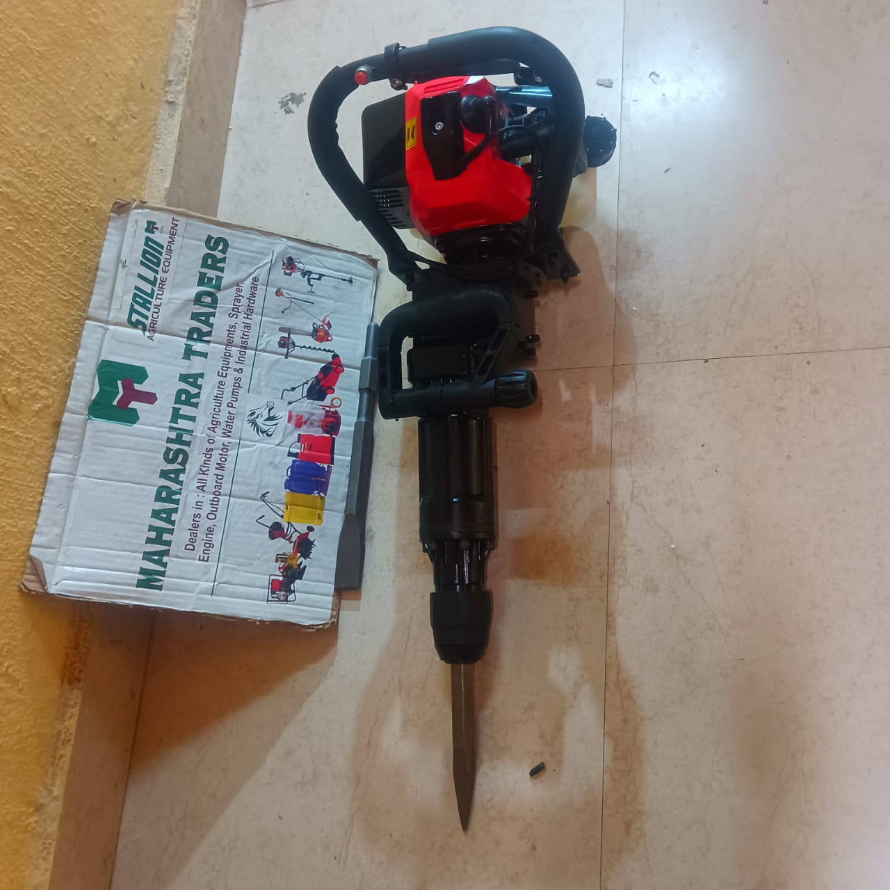 52Cc 2-Stroke Petrol Jack Hammer β Heavy Duty Concrete Breaker Machine For Demolition &Amp; Road Work 6 Petrol Jack Hammer, Concrete Breaker Machine, 52cc Demolition Hammer, Petrol Demolition Machine, Road Breaker Machine, Construction Tool Petrol, Jack Hammer India, 2 Stroke Concrete Breaker, Portable Demolition Tool, Heavy Duty Jack Hammer, Rock Breaker Machine, Road Repair Equipment, Jackhammer Petrol Engine, Maharashtra Traders Mumbai, Pavement Breaker, Petrol Power Tools, Non Electric Breaker, Portable Jack Hammer, Chisel Breaker Machine, Outdoor Demolition Equipment