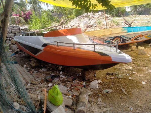 FRP 4 Seater Speed Boat, 4 Seater Speed Boat with Motor, FRP Speed Boat 15 Feet, Speed Boat with 6HP Outboard Motor, 4 Stroke Outboard Motor Boat, FRP Fishing Boat with Motor, Fiber Speed Boat 4 Seater, Small Speed Boat with Outboard Engine, FRP Speed Boat for Lake and River, 6HP Petrol Outboard Motor Boat, FRP Leisure Boat 4 Seater, Speed Boat for Resorts and Tourism, Durable FRP Body Speed Boat, Affordable Speed Boat with Motor, Best Speed Boat for Fishing
